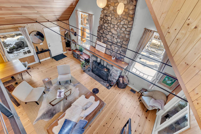 26299 Tahquitz Drive, Idyllwild CA: https://media.crmls.org/mediaz/e0ccc0fc-dd00-4a9a-b99f-975300a61eb7.jpg