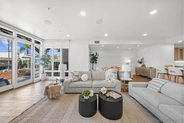 141 Orange Ave, Coronado CA: https://media.crmls.org/mediaz/e0cce052-40c9-4ea7-af37-958e6cffb419.jpg
