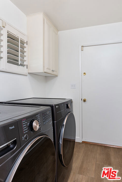 1215 Linda Ridge Lane, Pasadena CA: https://media.crmls.org/mediaz/e0cd1d56-aca0-42f2-98dd-caf7b0431f4d.jpg
