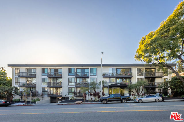 1351 N Crescent Heights Boulevard, West Hollywood CA: https://media.crmls.org/mediaz/e0cd97d9-3c4f-4127-9ba1-6300465dc716.jpg