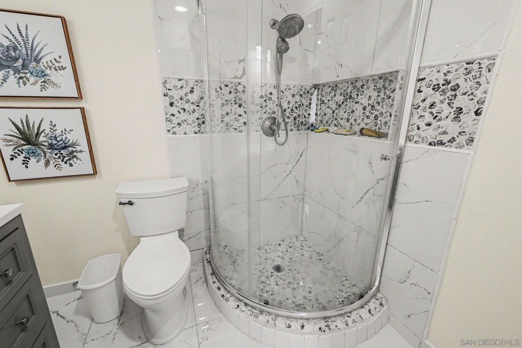 https://media.crmls.org/mediaz/e0ceccb3-b8ae-4350-80b5-991fcacbb44d.jpg?preset=X-Large
