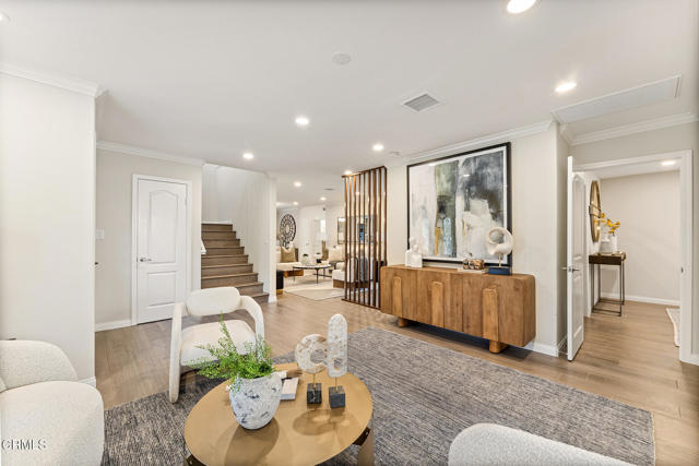 Detail Gallery Image 12 of 75 For 2820 San Pasqual St, Pasadena,  CA 91107 - 5 Beds | 5/1 Baths