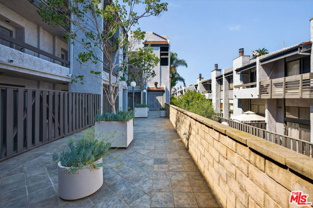 1920 Pandora Avenue, Los Angeles CA: https://media.crmls.org/mediaz/e0ced763-51cf-42ac-b85a-6f87cd271ea0.jpg