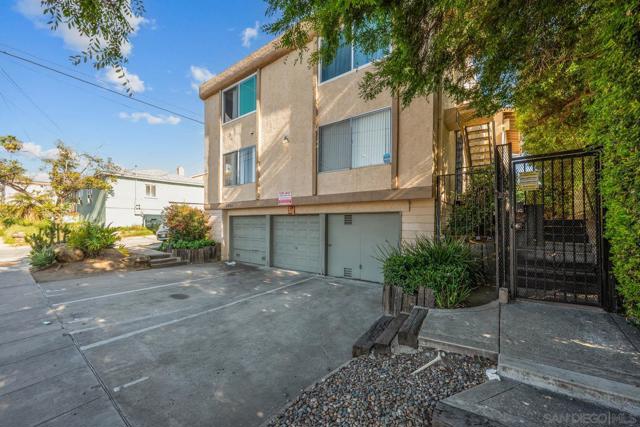 4921 Trojan Ave, San Diego CA: https://media.crmls.org/mediaz/e0d0c855-74a4-4431-b3f4-1dc1c1640b2e.jpg