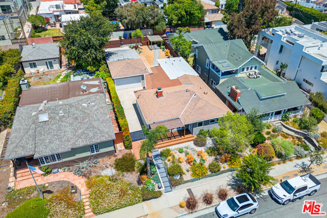 2121 Marine Street, Santa Monica CA: https://media.crmls.org/mediaz/e0d1992b-f13e-401c-bf89-2410cf04db6a.jpg
