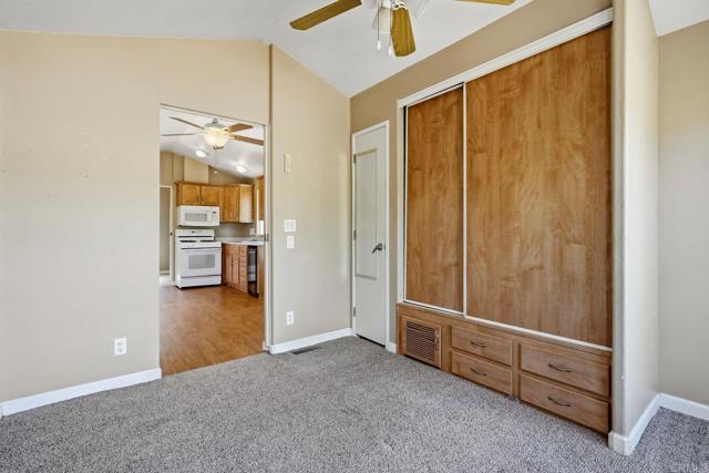 31503 Stardust Lane, Valley Center CA: https://media.crmls.org/mediaz/e0d1c5ef-1d9a-4740-b7e2-03d26586dad2.jpg