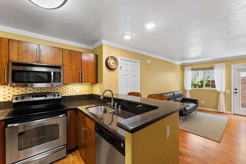 5404 Balboa Arms Drive - photo 6