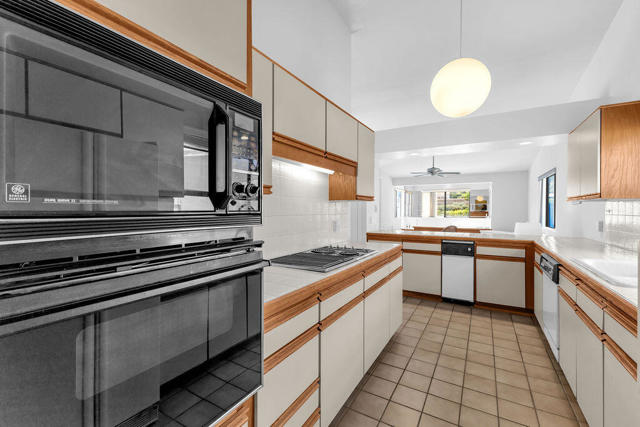 78565 Vista Del Fuente, Indian Wells CA: https://media.crmls.org/mediaz/e0d36ded-03f0-4cb7-8587-4ca60c1e6bb6.jpg