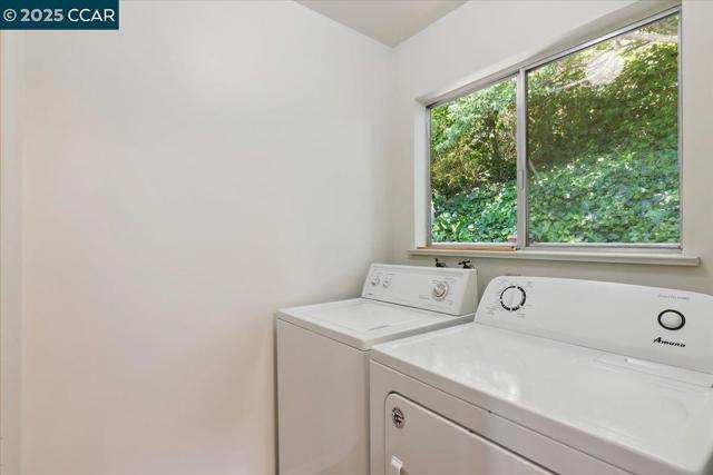 51 Rincon Rd, Kensington CA: https://media.crmls.org/mediaz/e0d3f25b-7e73-4ea0-8f84-64d595a7db61.jpg