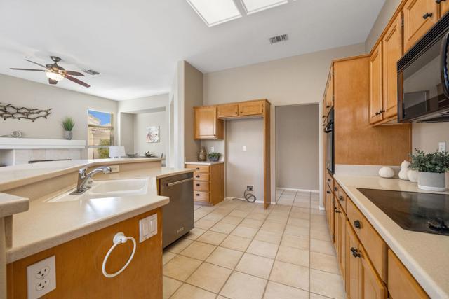 78462 Palm Tree Avenue, Palm Desert CA: https://media.crmls.org/mediaz/e0d41703-0b01-4867-814d-61b1f846ebdd.jpg