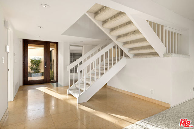 2548 Angelo Drive, Los Angeles CA: https://media.crmls.org/mediaz/e0d45a6b-a514-49cd-86dd-1e66de77b6b6.jpg
