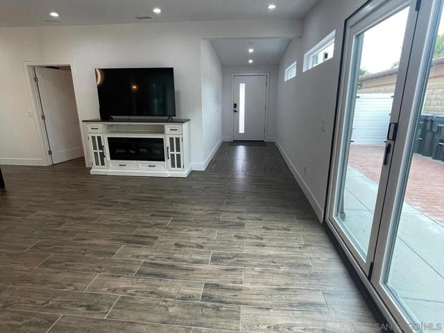 4811 Appleton, San Diego CA: https://media.crmls.org/mediaz/e0d4bf4c-a219-4c7d-af6c-f9efbd29deaa.jpg