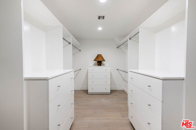 7089 Birdview Avenue, Malibu CA: https://media.crmls.org/mediaz/e0d4d875-3448-4233-a794-98bda2ecbf05.jpg
