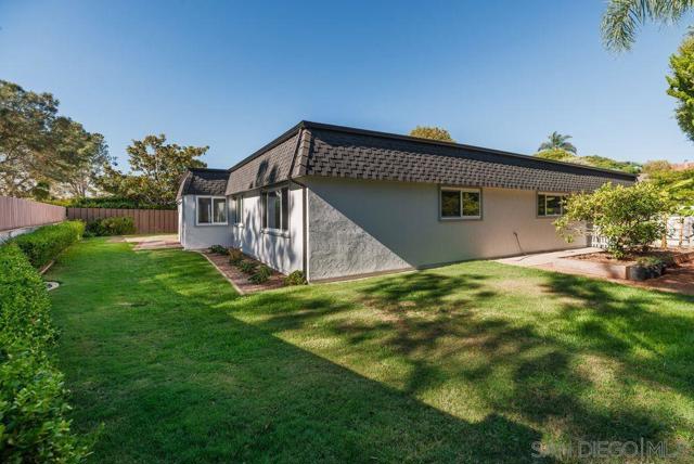 8686 Cliffridge Ave., La Jolla CA: https://media.crmls.org/mediaz/e0d53501-a04d-48f9-a512-d7cf3e2917f5.jpg