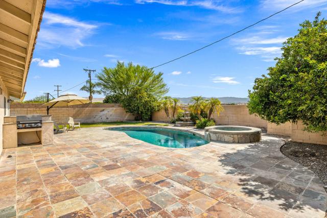 Image 9 of 25 For 31860 Neuma Drive