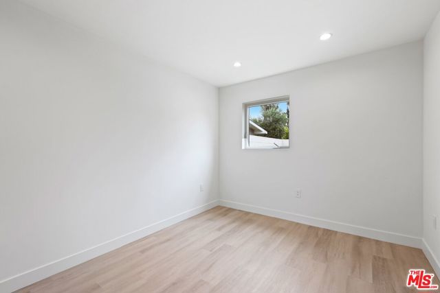 6731 Delco Avenue, Winnetka CA: https://media.crmls.org/mediaz/e0d6a9ee-3680-443a-a907-31c1f33e8432.jpg