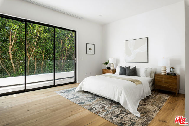 833 N Cherokee Avenue, Los Angeles CA: https://media.crmls.org/mediaz/e0d6ac4e-7c18-4c6c-916a-7ca36cd48775.jpg