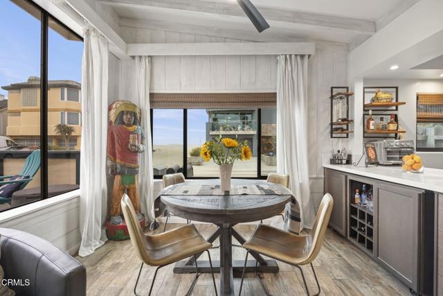 3500 Ocean Drive, Oxnard CA: https://media.crmls.org/mediaz/e0d77367-0445-479b-a4a6-89f66fcfbdbc.jpg