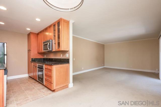 Image 8 of 25 For 8529 Villa La Jolla Dr  G