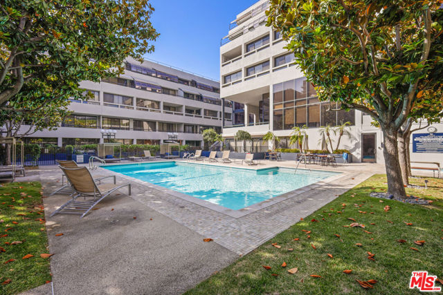 880 W 1st Street, Los Angeles CA: https://media.crmls.org/mediaz/e0d782d1-9f9c-4023-90f9-dba904e5d06b.jpg