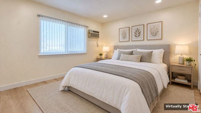 15207 Dickens Street, 5 photo 7