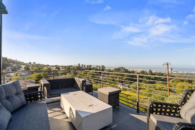 1548 Los Montes Drive, Burlingame CA: https://media.crmls.org/mediaz/e0d813af-759f-4c5a-85e2-dcc2503ee3fa.jpg