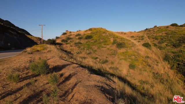 0 Kanan Road, Agoura CA: https://media.crmls.org/mediaz/e0d83463-bf96-4684-a1a7-74c2eee539cd.jpg