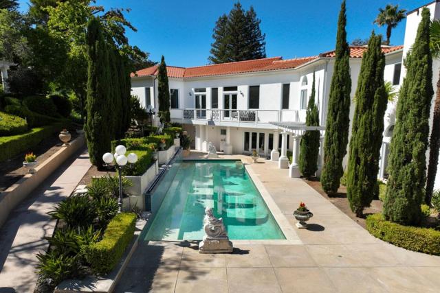 150 New Place Road, Hillsborough CA: https://media.crmls.org/mediaz/e0d8358c-cb08-444a-b3dc-b8ccbfe0d357.jpg