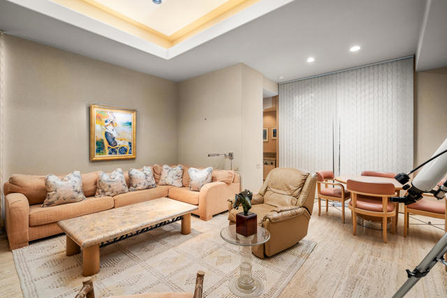 203 Kiva Drive, Palm Desert CA: https://media.crmls.org/mediaz/e0d8f7f9-2eaf-4160-b29c-d65a4f30cff9.jpg
