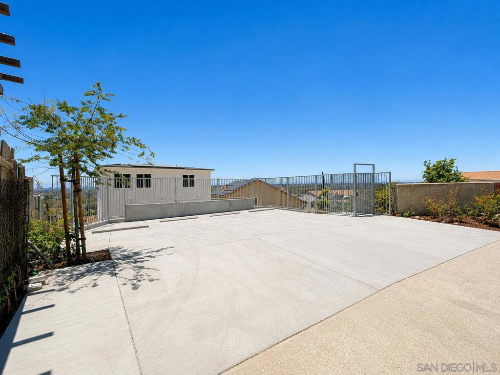 2421 Balboa Vista Dr - photo 10