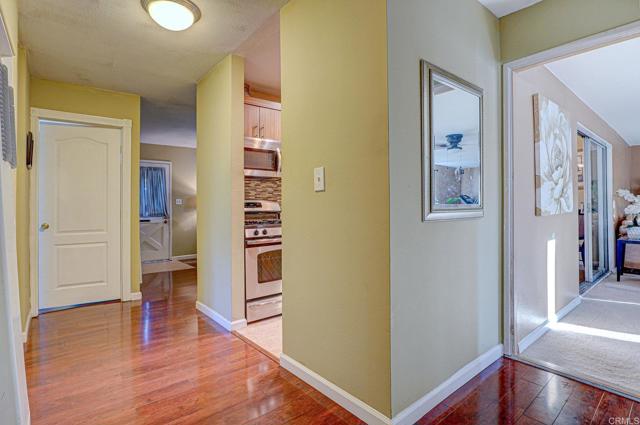 Detail Gallery Image 10 of 19 For 524 Parkbrook St, Spring Valley,  CA 91977 - 3 Beds | 1/1 Baths
