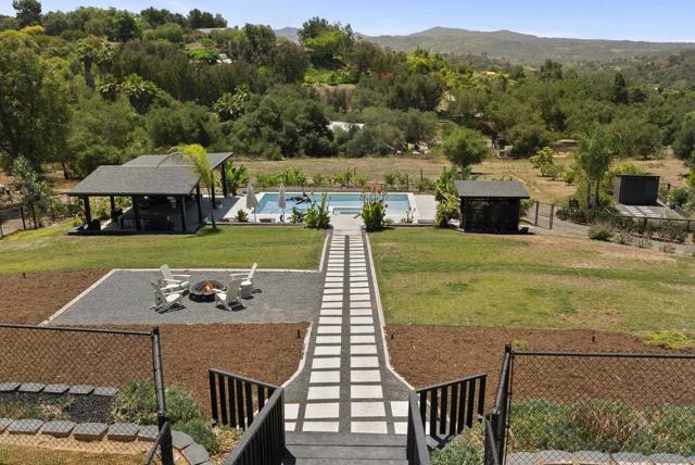 3860 Las Flores, Fallbrook CA: https://media.crmls.org/mediaz/e0d9af34-159e-4bc7-9c07-ea8e4ff6f437.jpg