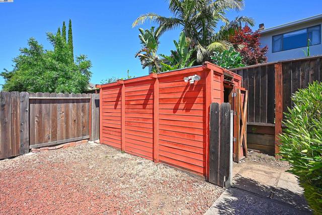 4248 Mabel Avenue, Castro Valley CA: https://media.crmls.org/mediaz/e0db25e2-676d-44eb-baef-609c5423ddb3.jpg