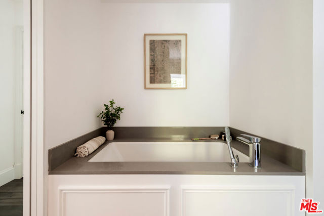 508 GLEN Trail, Topanga CA: https://media.crmls.org/mediaz/e0db53b4-463f-4b68-80ff-5bc3dd5f14b0.jpg