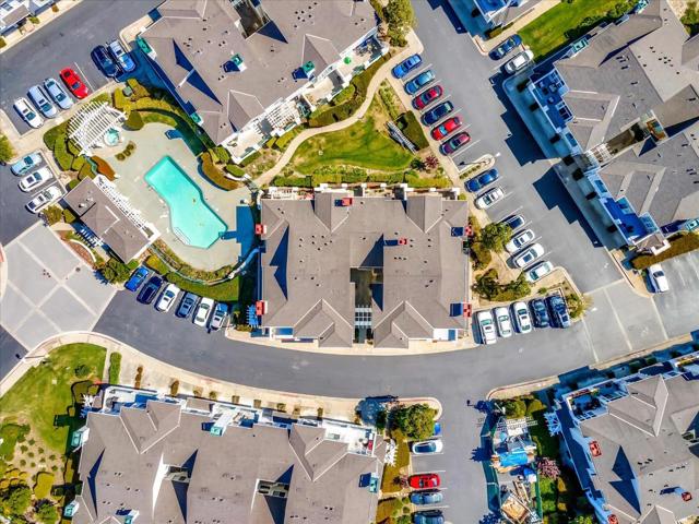 585 Shoal Circle,  CA: https://media.crmls.org/mediaz/e0dbc754-cec2-4083-ac45-2aaeaa17177c.jpg