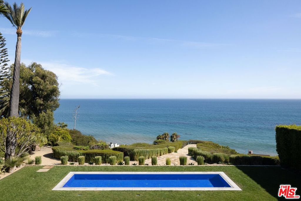 https://media.crmls.org/mediaz/e0dbdc50-61db-4de9-a5c9-2908c3d0ff29.jpg?preset=X-Large
