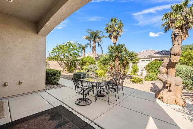 81708 Avenida De Baile, Indio CA: https://media.crmls.org/mediaz/e0dc570a-ab95-496b-b5f2-7bc2b3729f5e.jpg