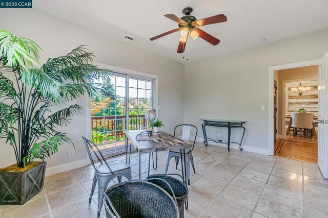 631 La Vista Rd, Walnut Creek CA: https://media.crmls.org/mediaz/e0dc93f5-23b4-43d4-8eab-7109a5b4924c.jpg
