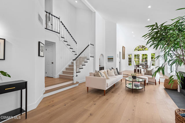 4799 Canterbury Street, Westlake Village CA: https://media.crmls.org/mediaz/e0de5467-f87e-439c-aea0-dcd6e4c551e9.jpg