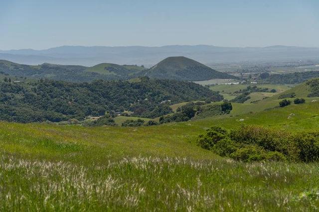100 Old Stage Rd, San Juan Bautista CA: https://media.crmls.org/mediaz/e0debc5e-584f-433f-b6fe-d68f003c46ad.jpg