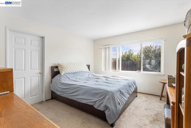 21330 Kahlert St, Castro Valley CA: https://media.crmls.org/mediaz/e0debd50-6ca3-4605-bffc-7a698e9bd2bb.jpg