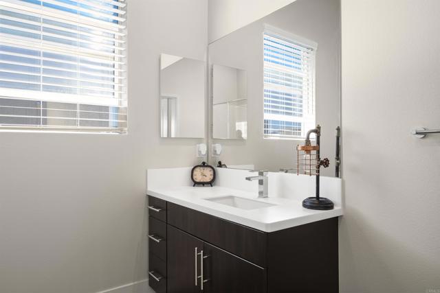 Detail Gallery Image 39 of 50 For 2049 Bravo Loop #6,  Chula Vista,  CA 91915 - 3 Beds | 3 Baths