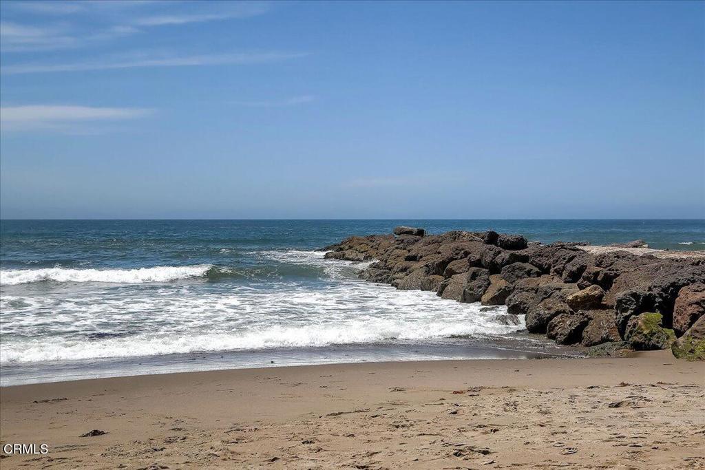 https://media.crmls.org/mediaz/e0e03c46-f949-4374-b156-17580570cbf2.jpg?preset=X-Large