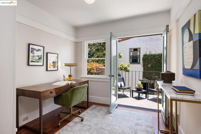 971 Santa Barbara Rd, Berkeley CA: https://media.crmls.org/mediaz/e0e08ddf-ceeb-4064-b07f-226bf8f39f0d.jpg