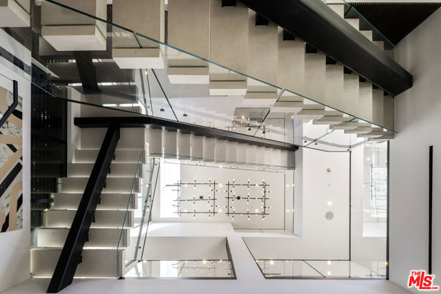 137 S Wetherly Drive, Beverly Hills CA: https://media.crmls.org/mediaz/e0e0e2f6-21cf-4f78-83fb-c4bd4f25af5d.jpg