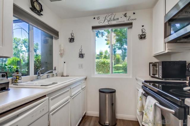 5350 Baltimore Drive, La Mesa CA: https://media.crmls.org/mediaz/e0e16af7-d09b-4fd1-a101-eb14a1fbfbbe.jpg