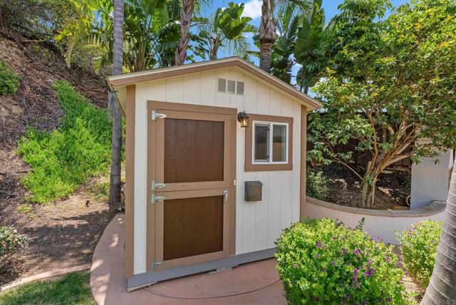 3903 Cadden Way, San Diego CA: https://media.crmls.org/mediaz/e0e18118-e21d-42e1-9e3a-2edbd2e5cd8c.jpg