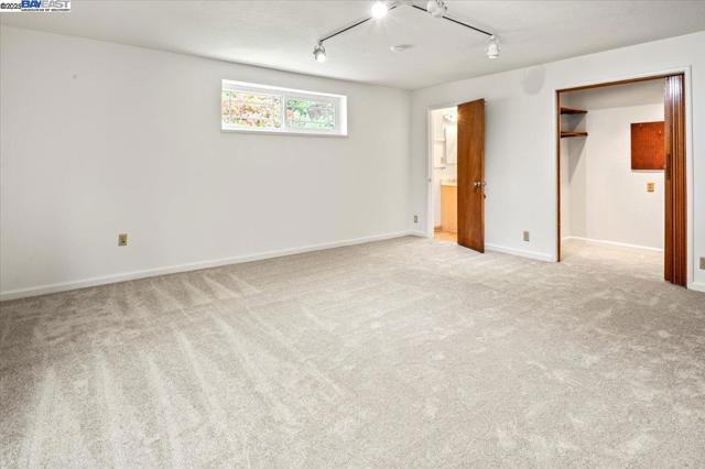 3554 Arcadian Ct, Castro Valley CA: https://media.crmls.org/mediaz/e0e1ade3-e8e6-4b50-860d-0eca675869b6.jpg