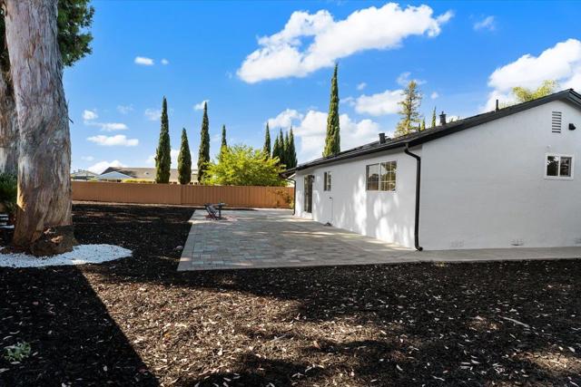 5643 Truman Place, Fremont CA: https://media.crmls.org/mediaz/e0e24278-1081-47bd-9264-274ad9334b2c.jpg