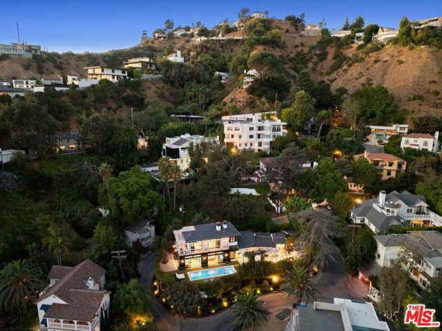 1640 N Kings Road, Los Angeles CA: https://media.crmls.org/mediaz/e0e2e39e-f6a3-4890-81d2-af47d2f5597f.jpg